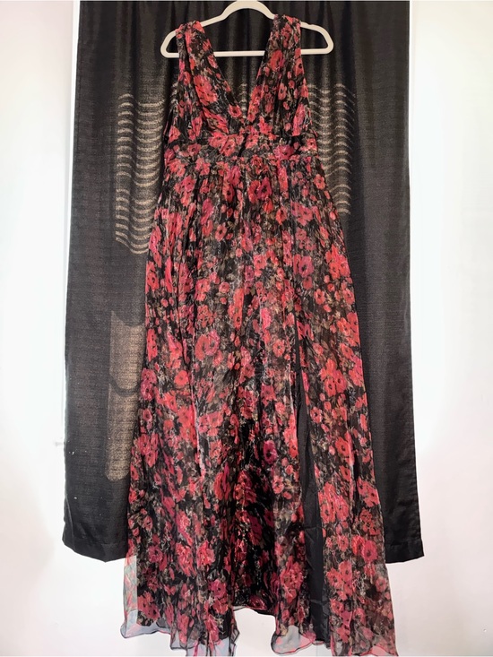 Lulus Dresses & Skirts - Lulu's Red and Black Floral Maxi Dress